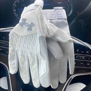 Under Armour White Sports Gloves